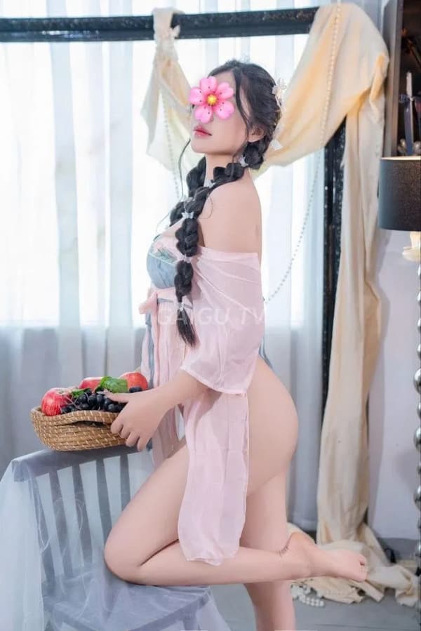 Thanh Trà mặt xinh duyên dâm da trắng mịn 13