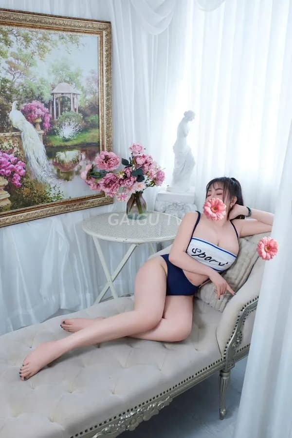 Tuyết Phương vú to tự nhiên phục vụ nhẹ nhàng chân chất 4