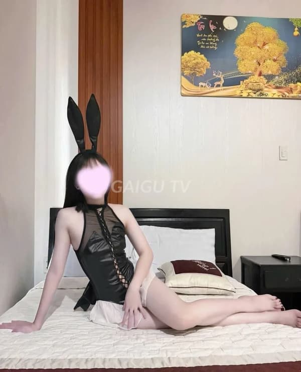 BÉ TIÊN NON TƠ XINH DÂM LÀM TÌNH CHUYÊN Sơn Trà – 700k/shot 5