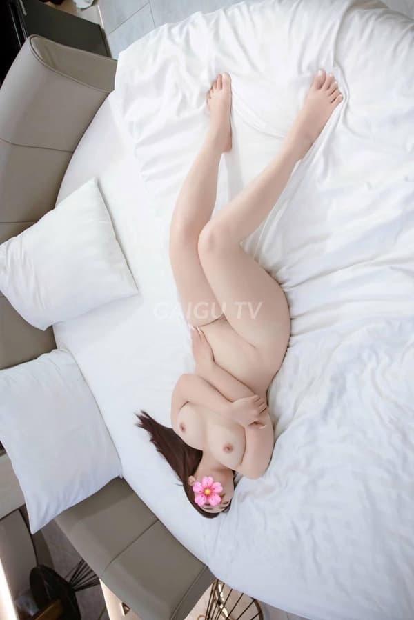 Bông nhiệt tình chiều khách 6