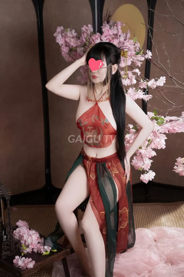 Nhung Tây ngoan hiền chiều chuộng như người yêu 7