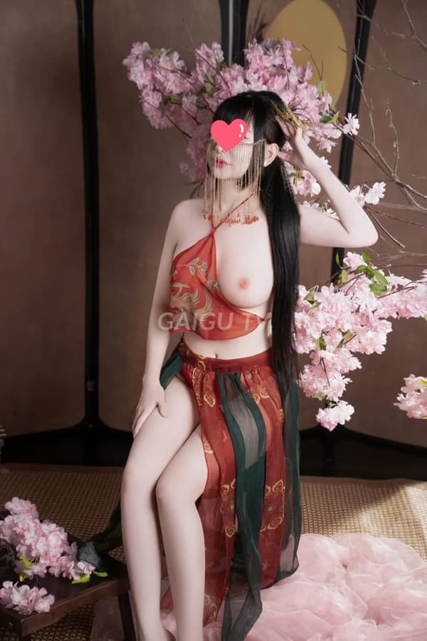 Nhung Tây ngoan hiền chiều chuộng như người yêu 6