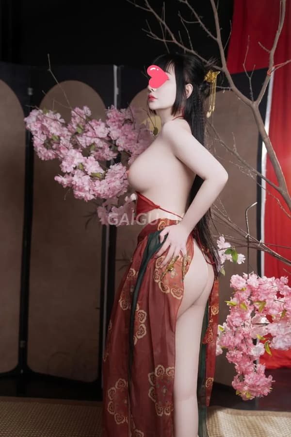 Nhung Tây ngoan hiền chiều chuộng như người yêu 19